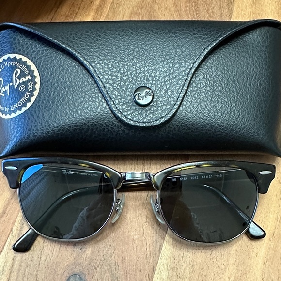 Ray-Ban sunglasses - Picture 1 of 8